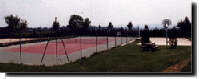 Les terrains de tennis, ptanque, basket et volley